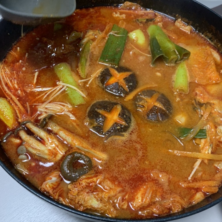 청년치킨 이미지