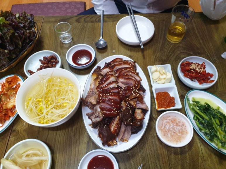 상무한방왕족발 이미지