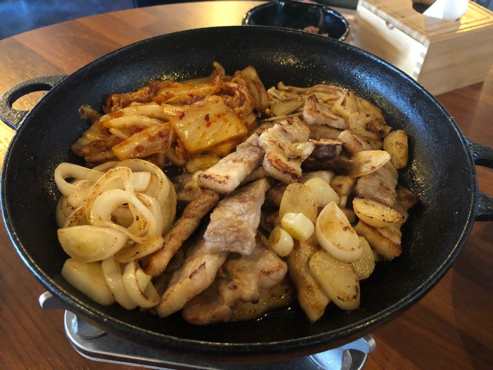 임창정의모서리족발 이미지