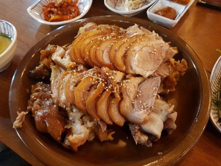동네맛집족발 이미지