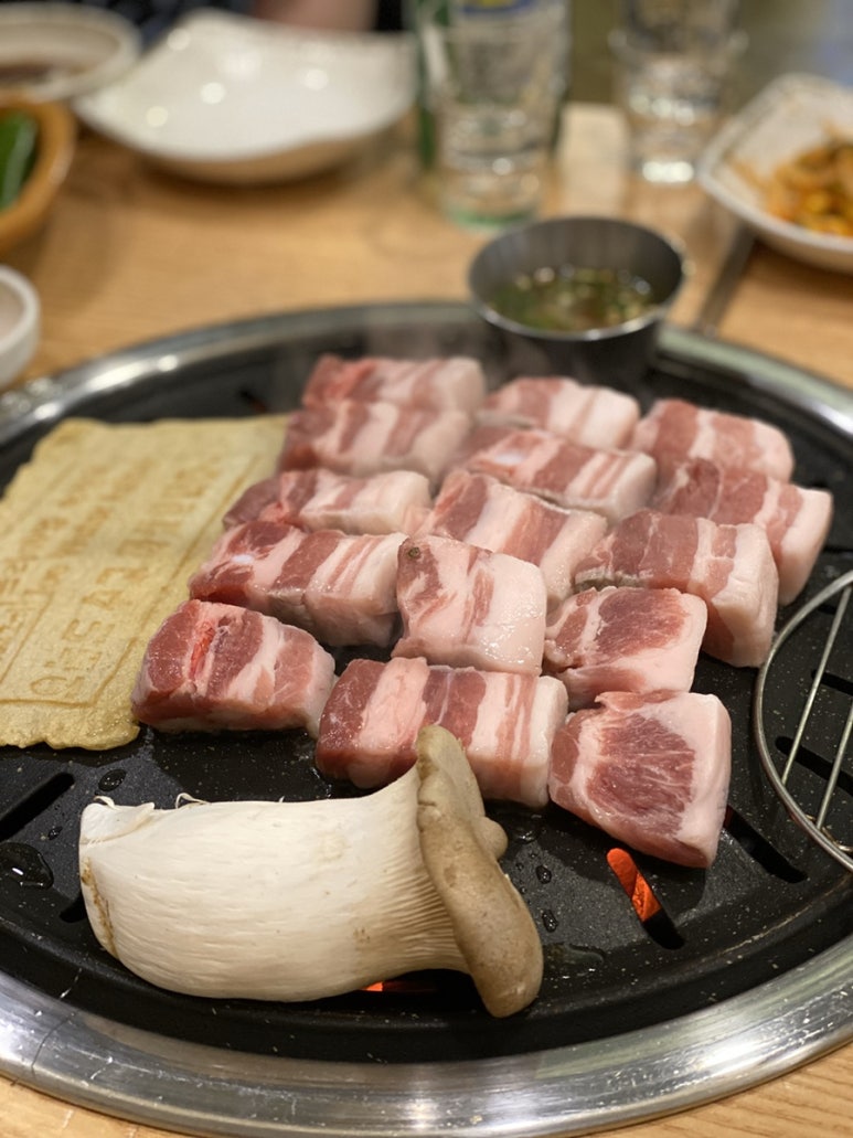 윤봉근생돼지고기 이미지