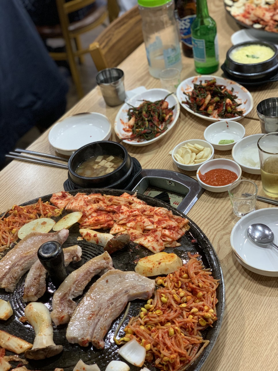 오동통솥뚜껑생삼겹살 이미지