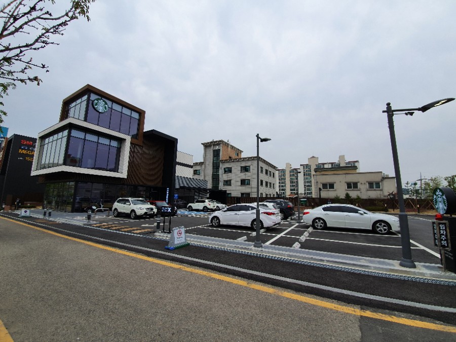 스타벅스커피 수원인계DT점 이미지