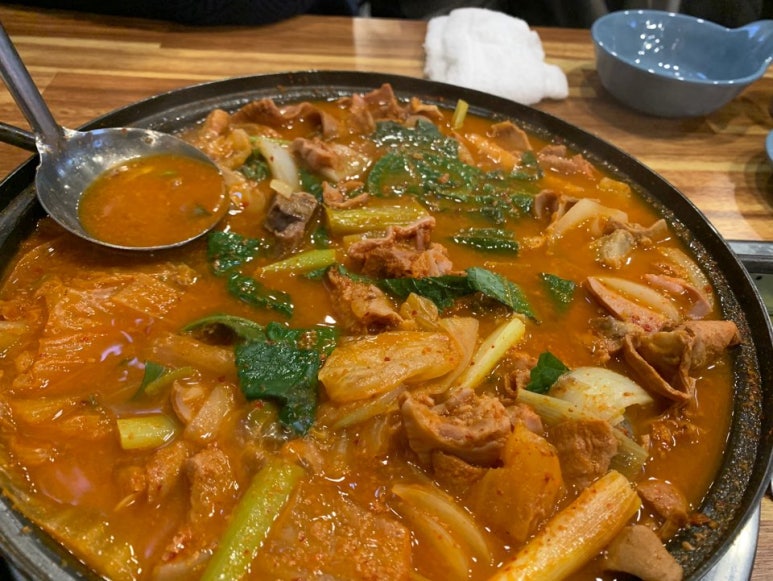 금돈곱창전골 이미지