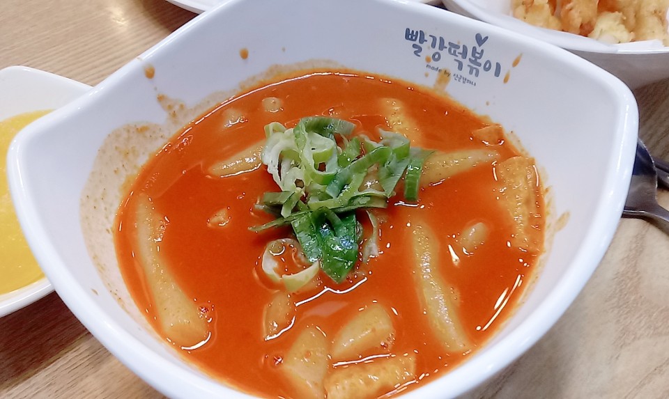 빨강떡볶이 이미지