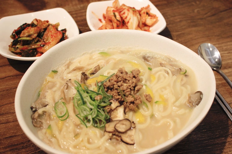 사골칼국수 이미지