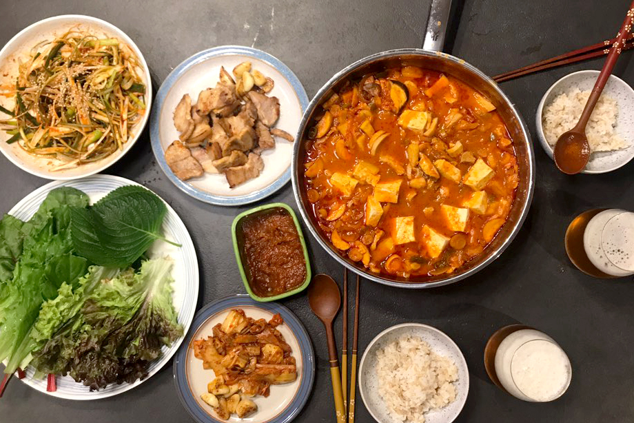 식탁풍경 이미지
