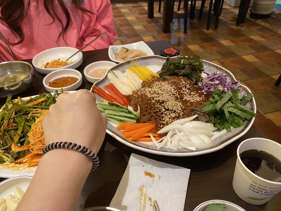 장모손한방왕족발 이미지
