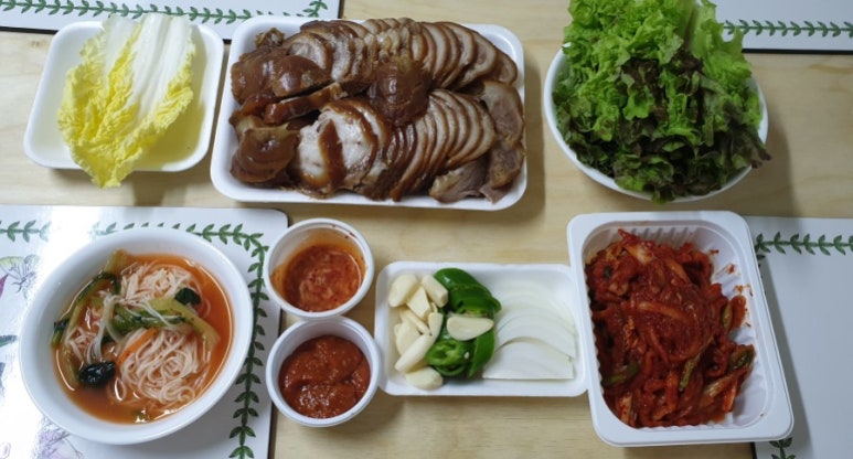 명동왕족발 이미지