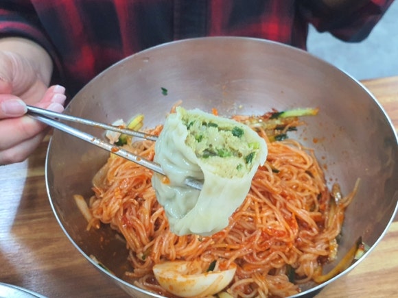 원조밀면 이미지