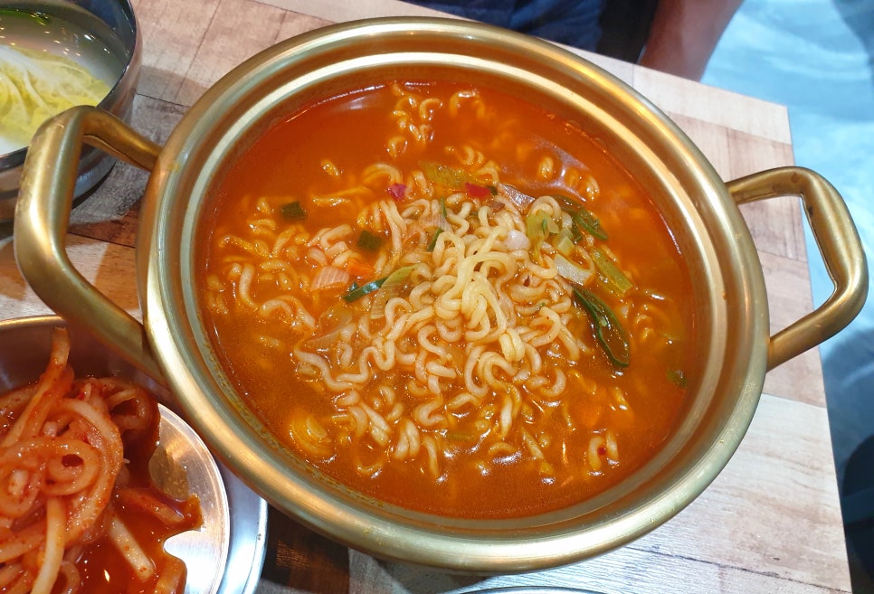 꽃돼지네 이미지