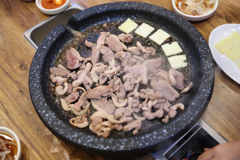 통큰생오리 이미지