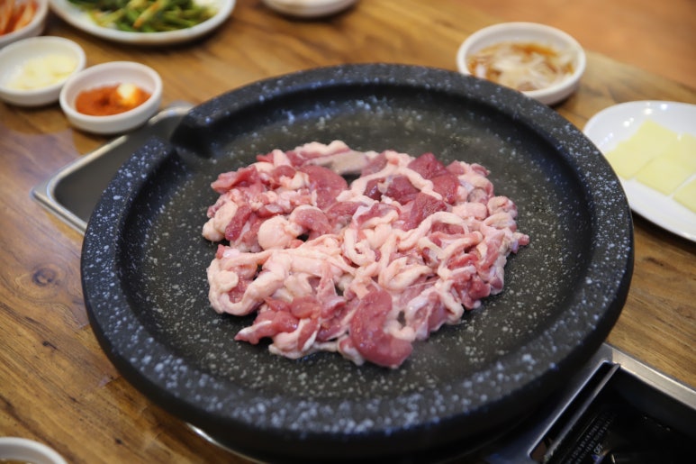 통큰생오리 이미지