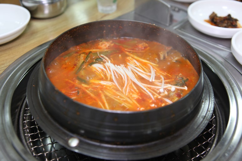 강변매운탕 이미지
