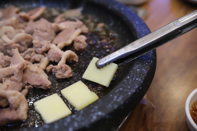 통큰생오리 이미지