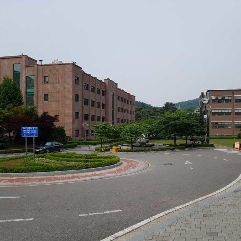 꽃과정원사 이미지
