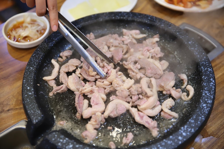 통큰생오리 이미지
