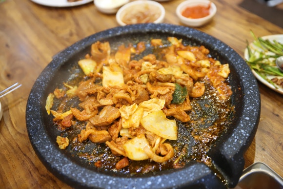 통큰생오리 이미지