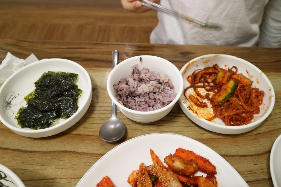 밀가손칼국수 이미지