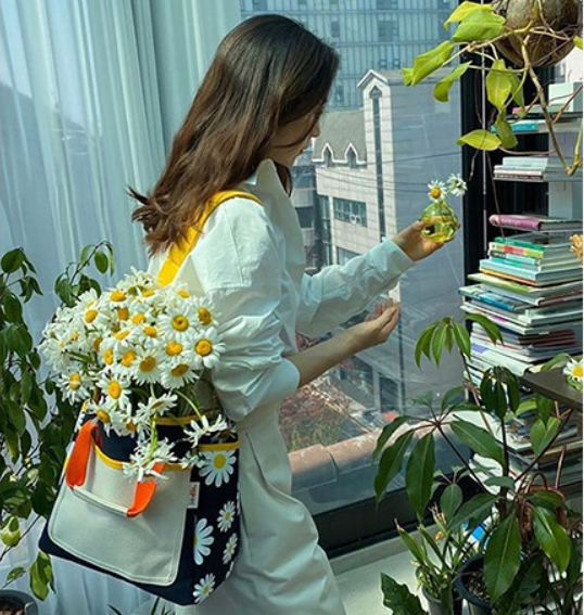 April Garden 이미지