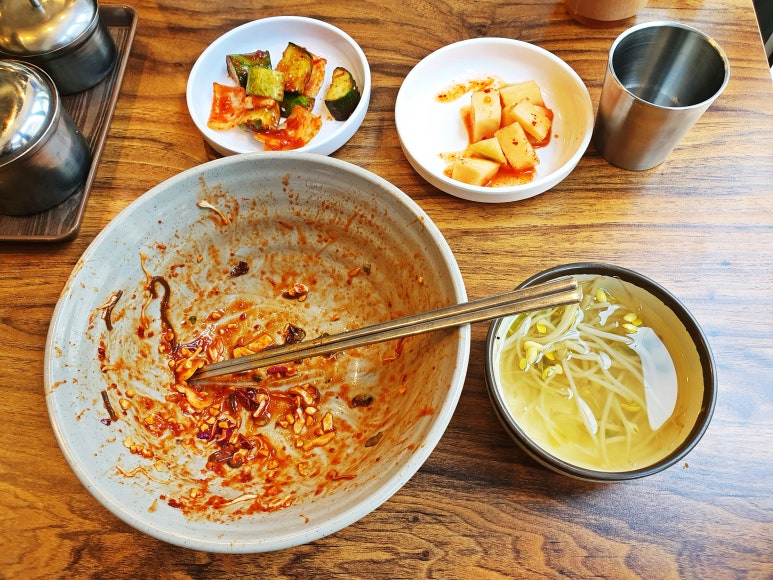 약수깡족발 순대국 이미지
