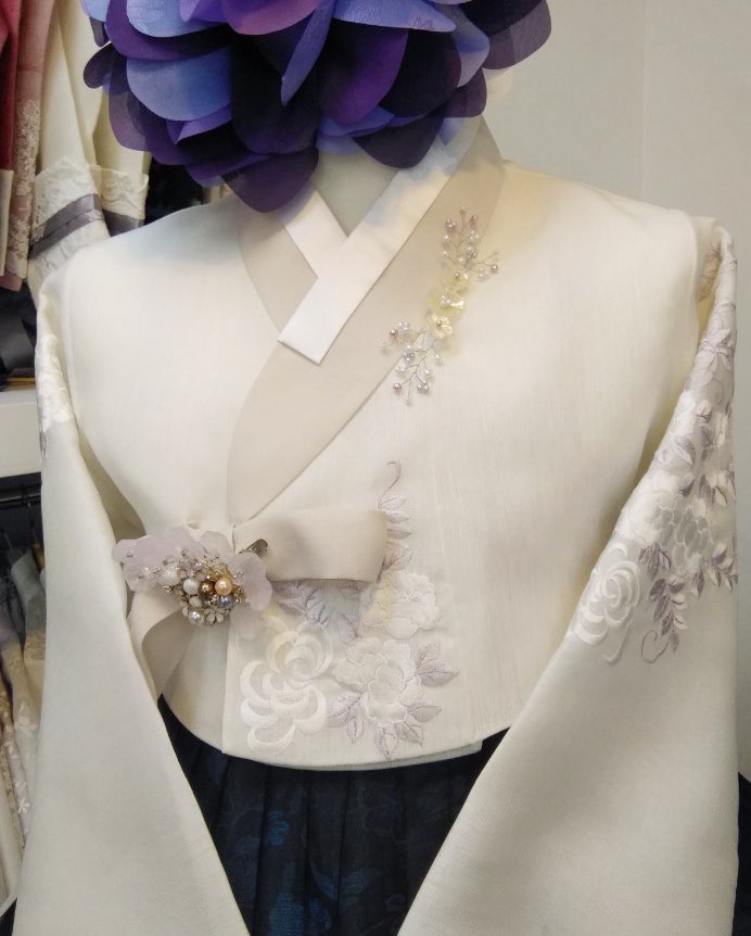 주홍한복 이미지