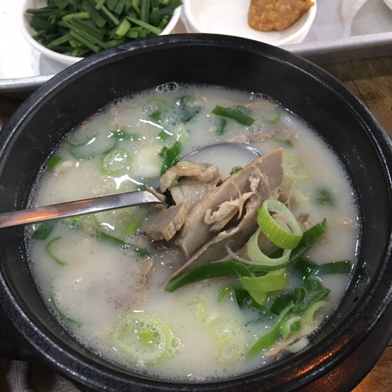 장수24시돼지국밥 사진 2