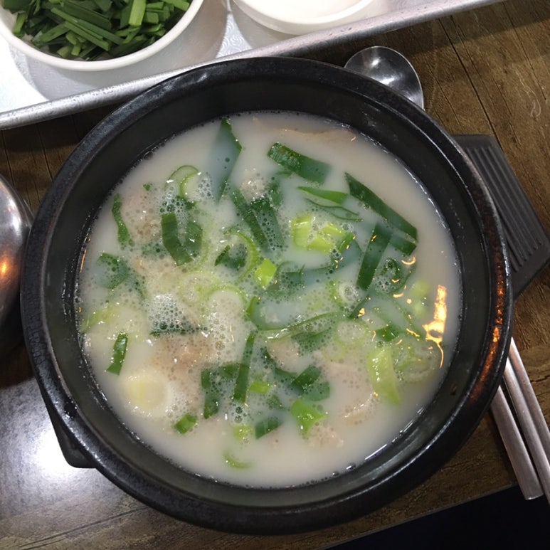 장수24시돼지국밥 사진 3