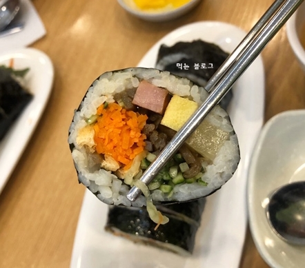 얌샘김밥 이미지