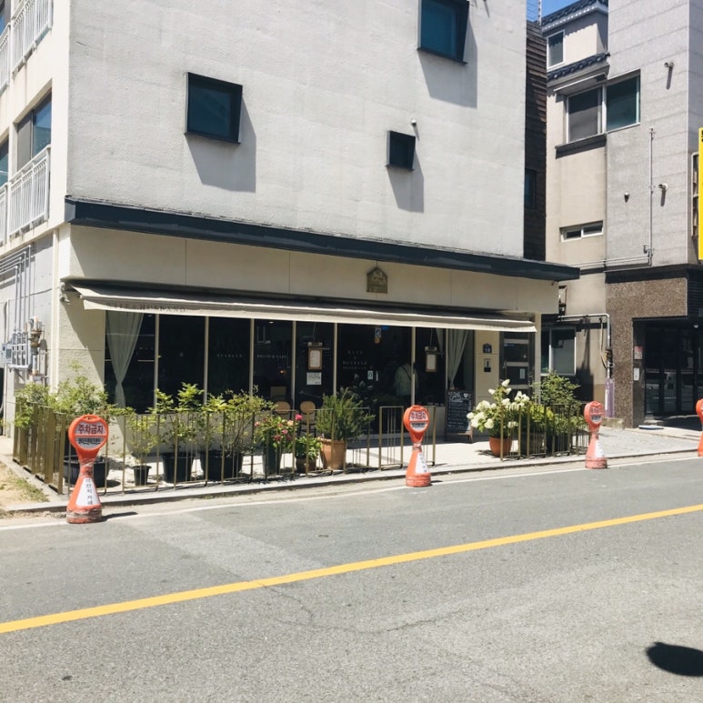 와이프앤허즈번드 이미지
