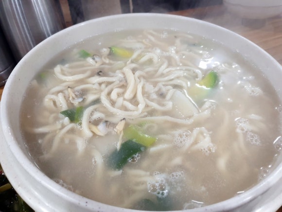 까치칼국수 이미지