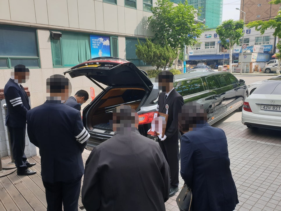 꽃길장례 이미지