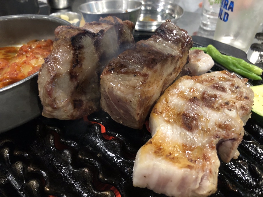 눈꽃돼지 이미지
