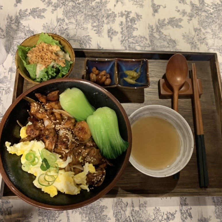 닭이존 이미지