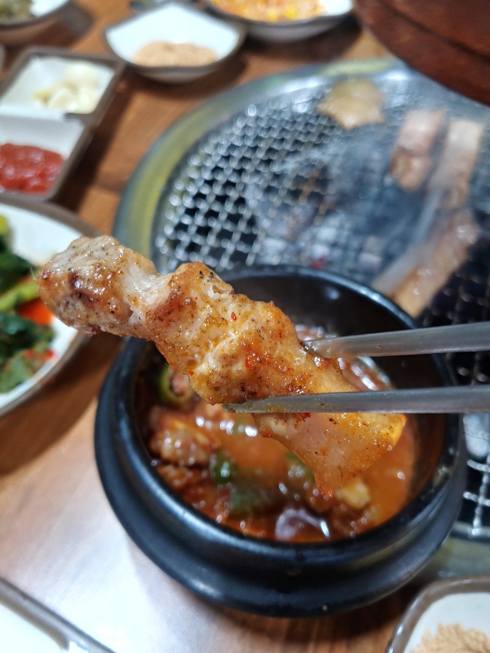 돼지삼춘생구이 이미지