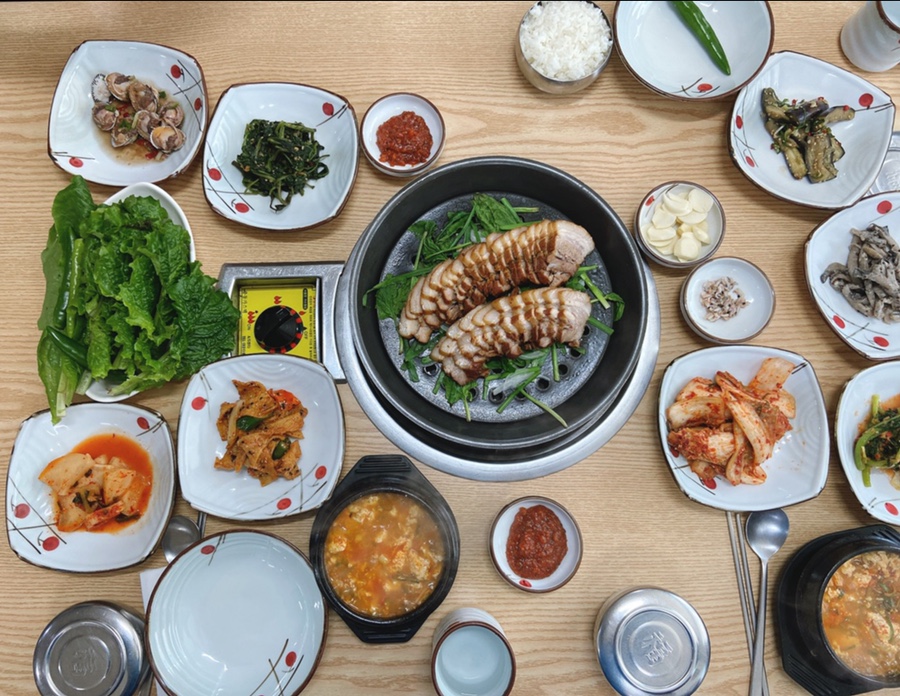 김옥자흑두부보쌈 이미지