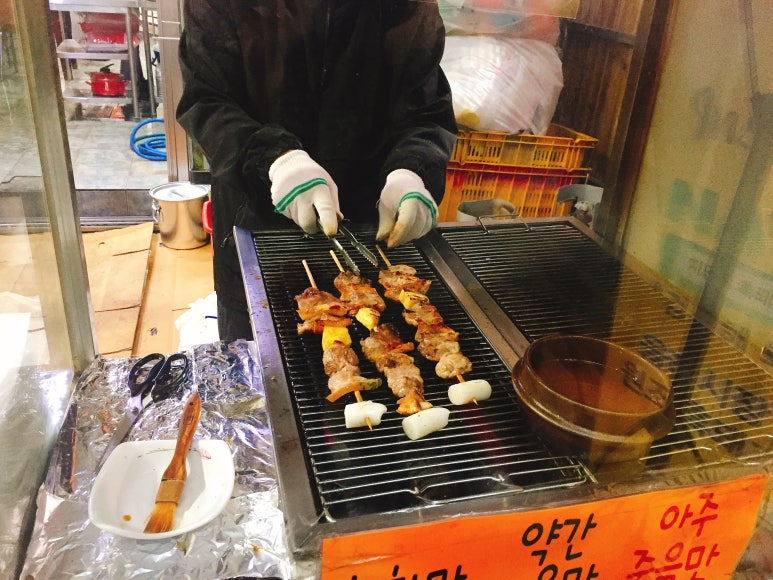 숯불흑돼지 이미지
