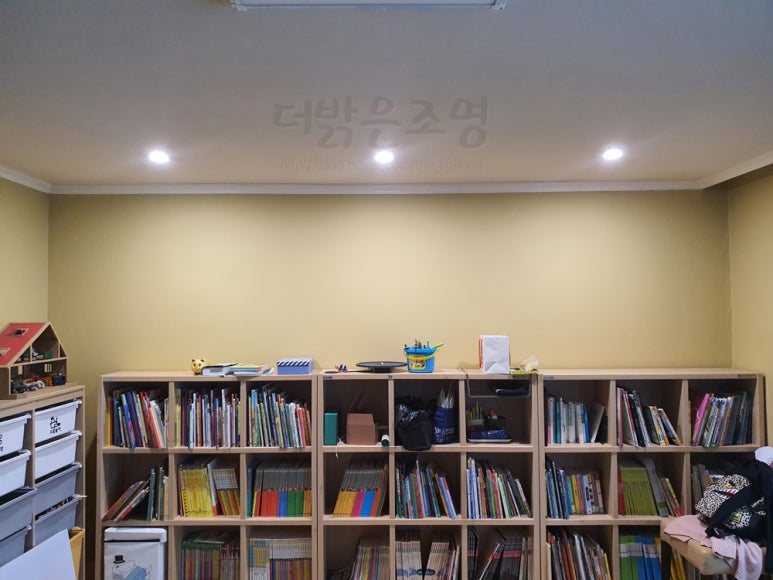 밝은조명 이미지