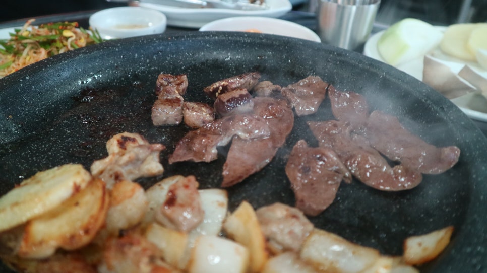 우랑돼랑 곱창 이미지