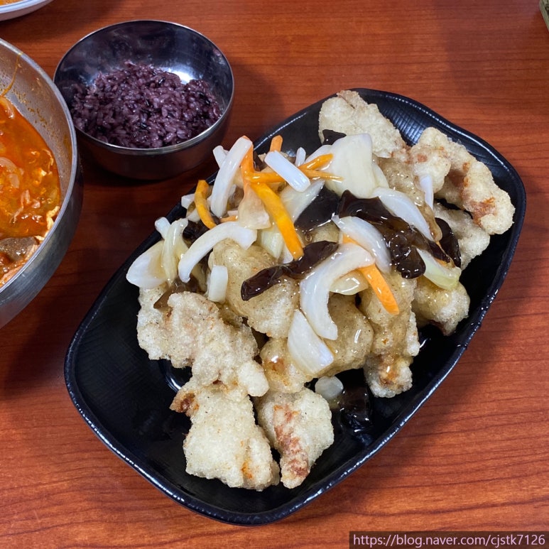 왕언니육칼밥 이미지