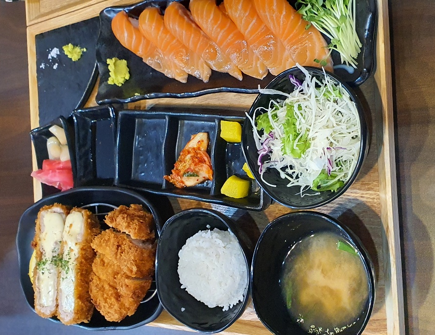 연어와돈카츠 이미지