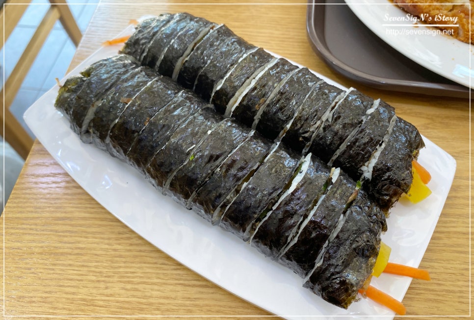 토마토김밥 이미지