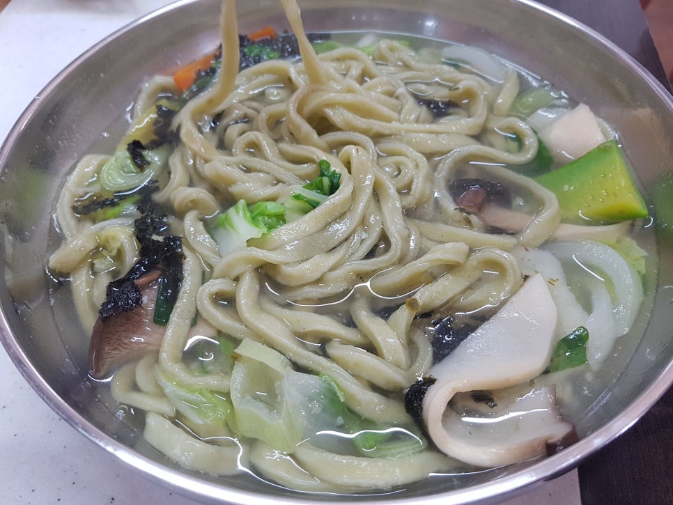 솔잎국수 이미지