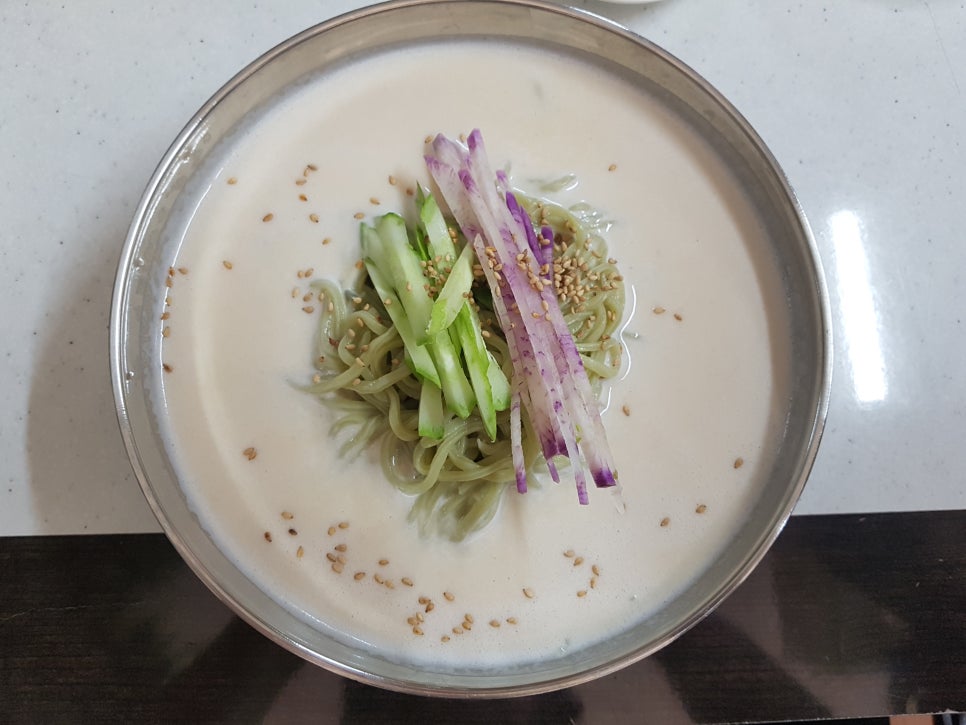 솔잎국수 이미지