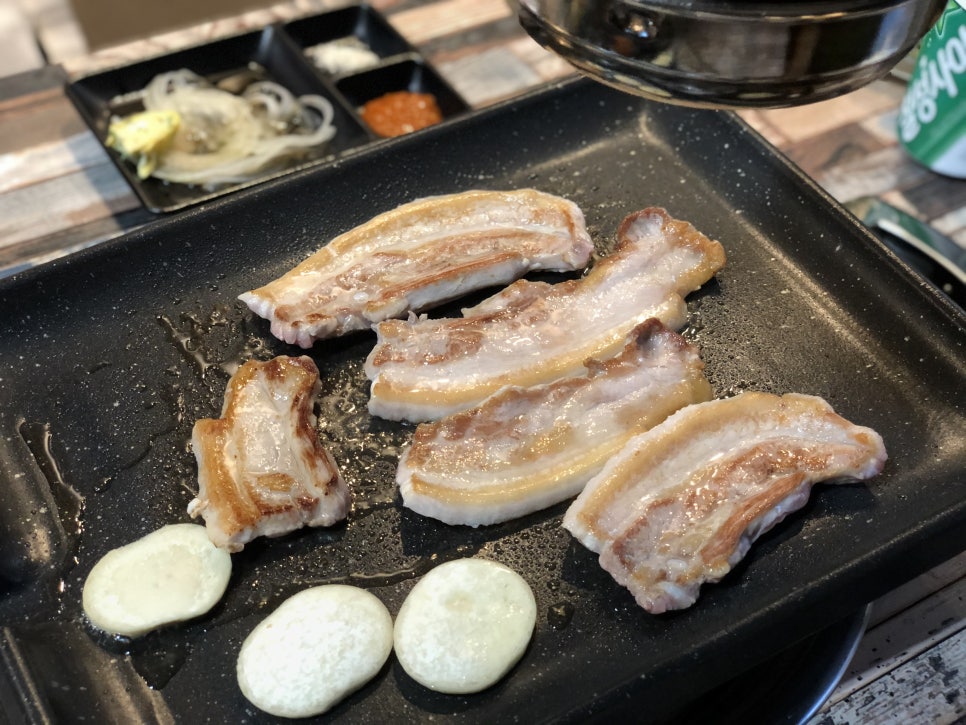 돼지세끼 이미지