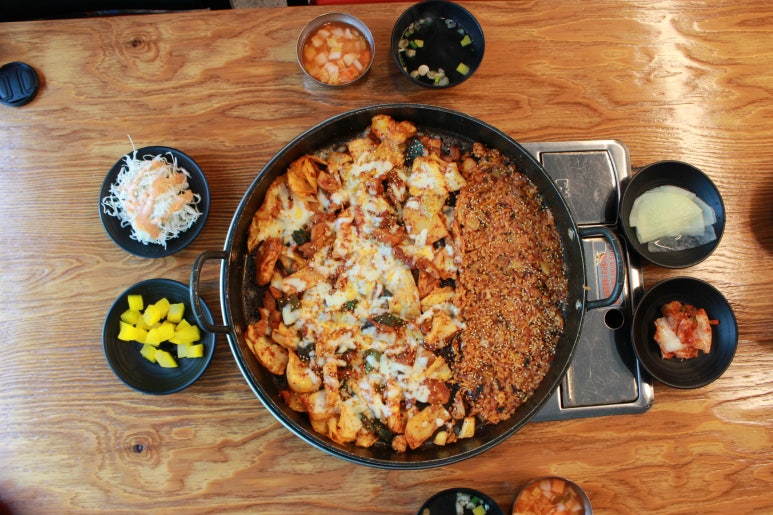 유가네닭갈비율리점 이미지