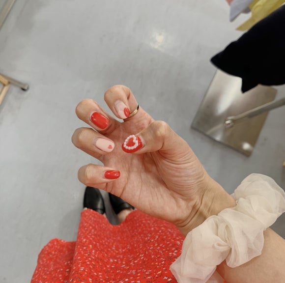 네일에꽃이피다 이미지