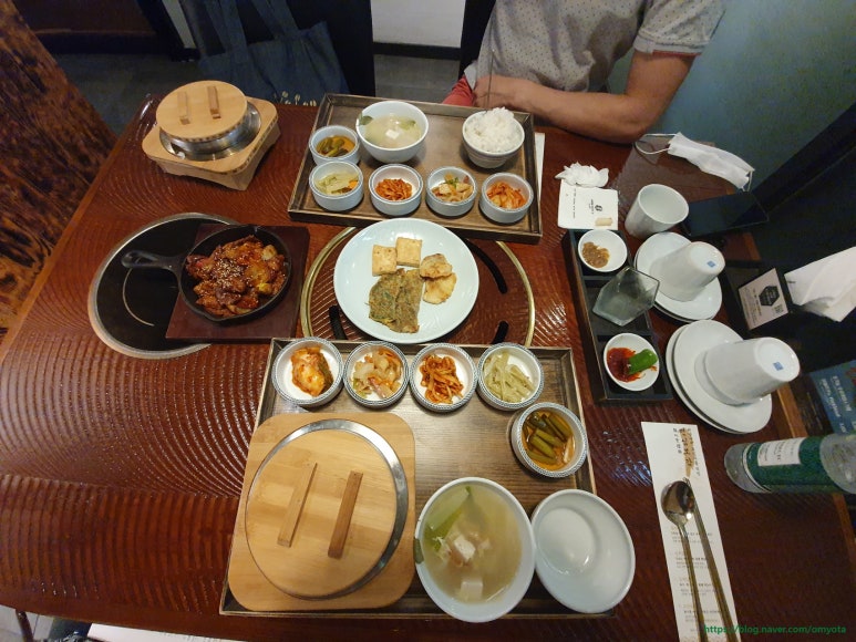 수려한찬 이미지