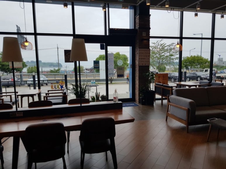 이디야삼천포점 이미지