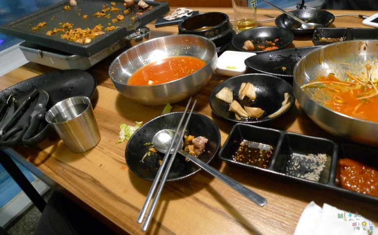 육브로 이미지